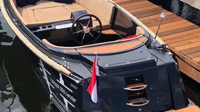 Corsiva 595 Tender