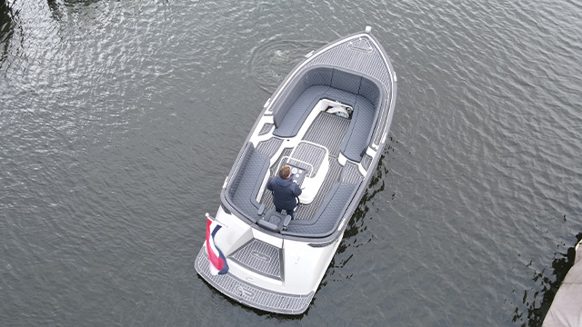 Waterspoor 717 Aviator