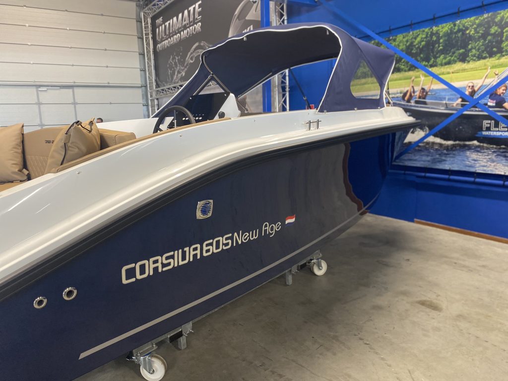 Corsiva 605 tender in het blauw