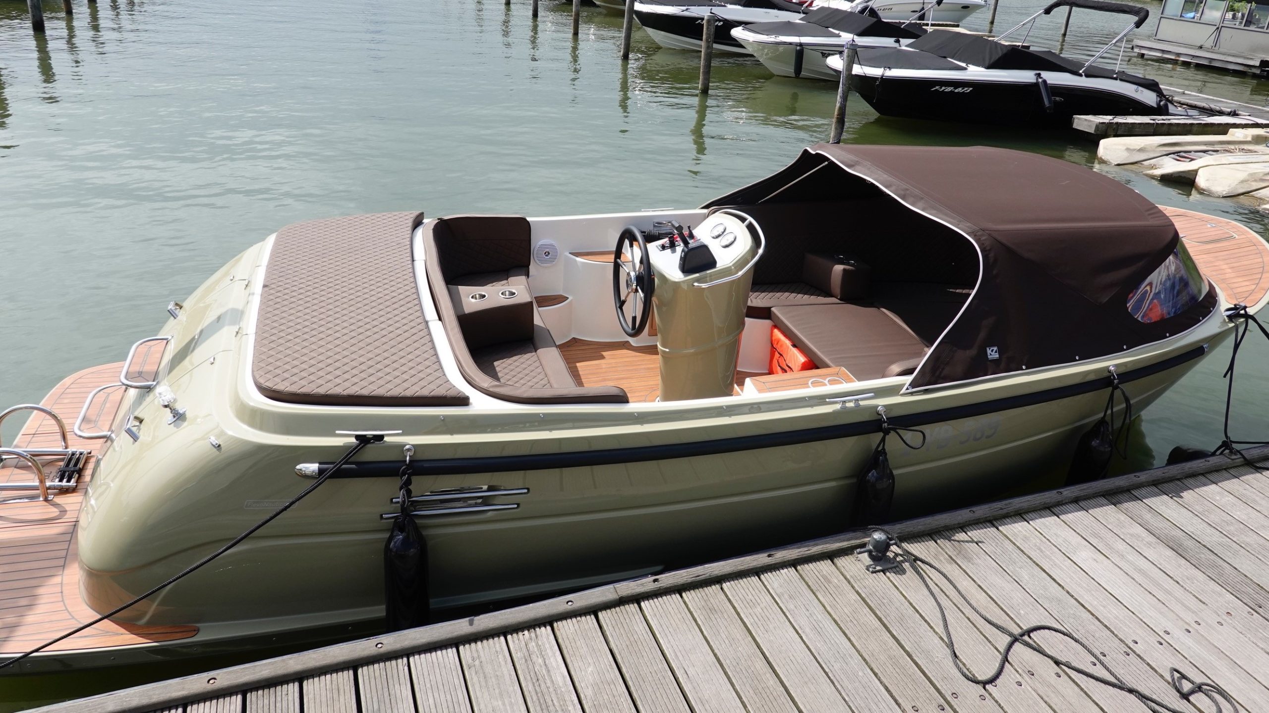 Primeur 710 Tender