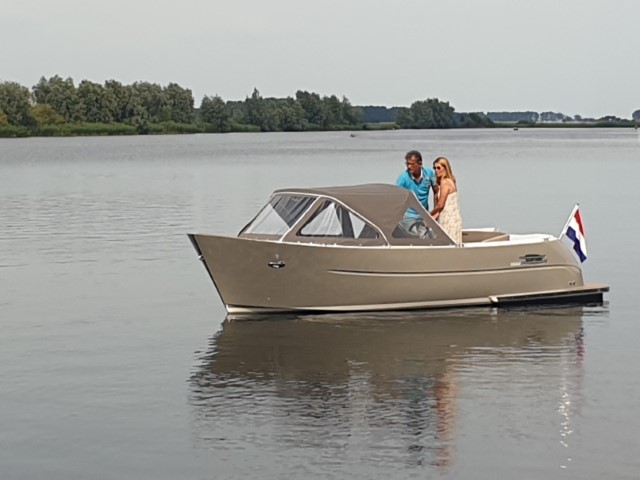 Primeur 615 in het water