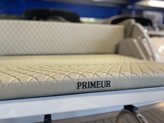 Primeur 700 Lounge