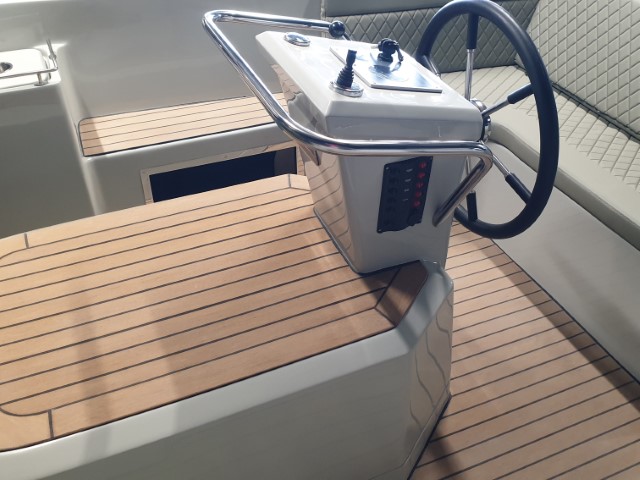 Primeur 700 Lounge console