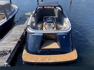 Achterkant van de waterspoor 616 Aviator 