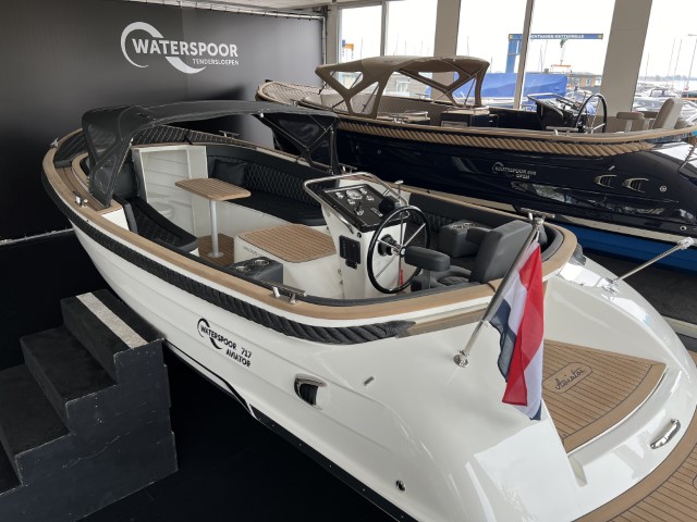 Witte Waterspoor 717 Aviator