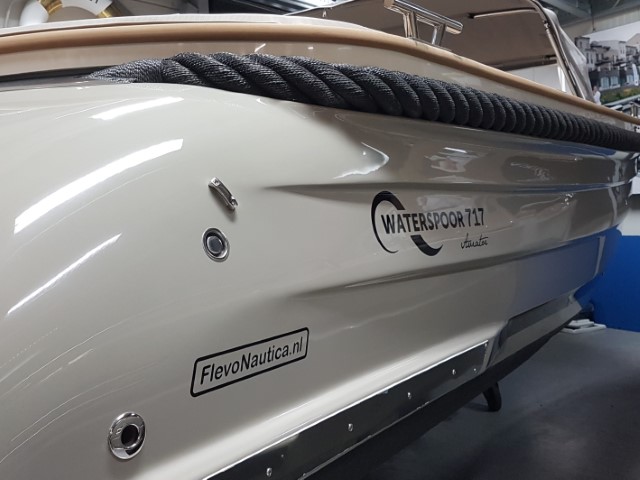 Waterspoor 717