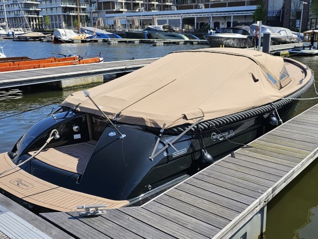 Waterspoor met havenkleed