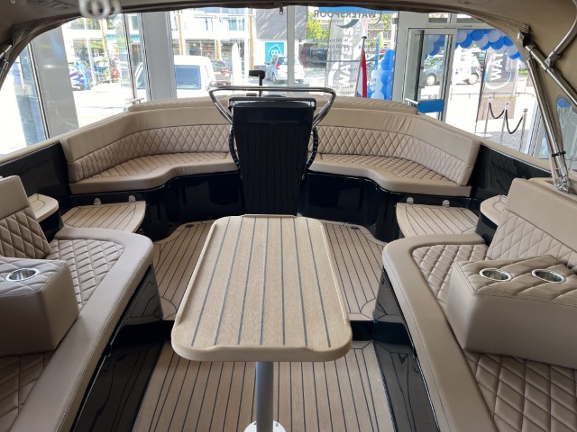 Waterspoor 717 met Tafel
