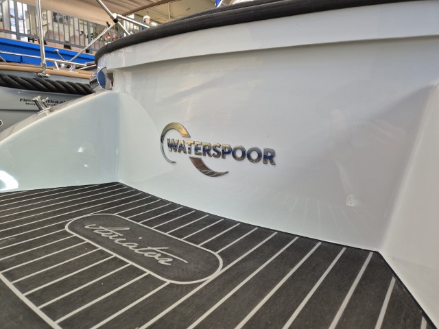 Achterdek van de Waterspoor 717 Bun