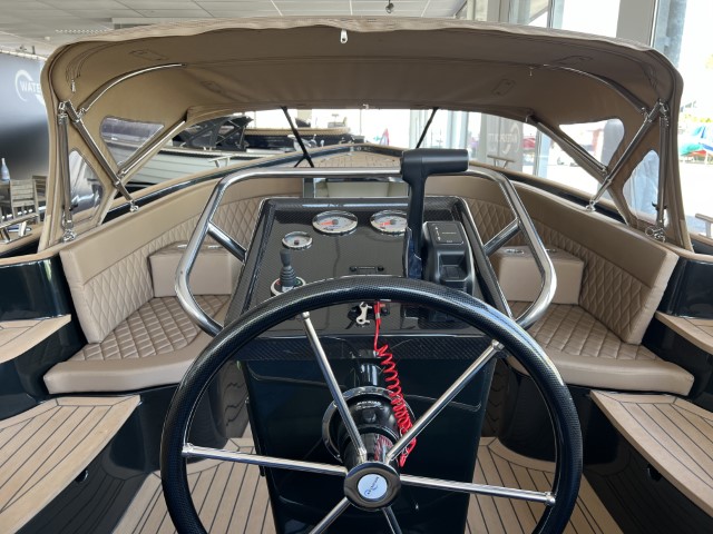 Console van de Waterspoor 717 Outboard