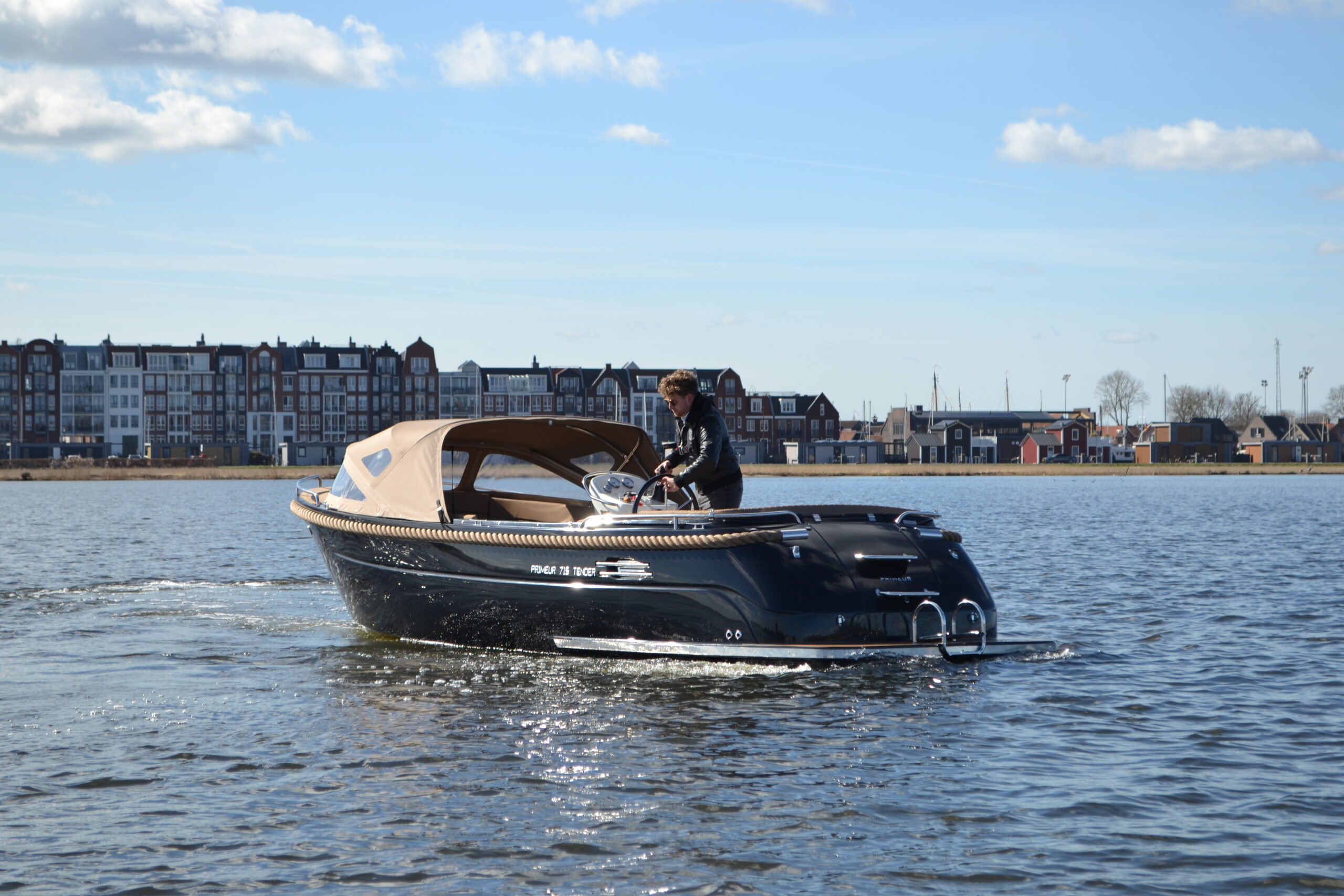 Primeur 715 Tender